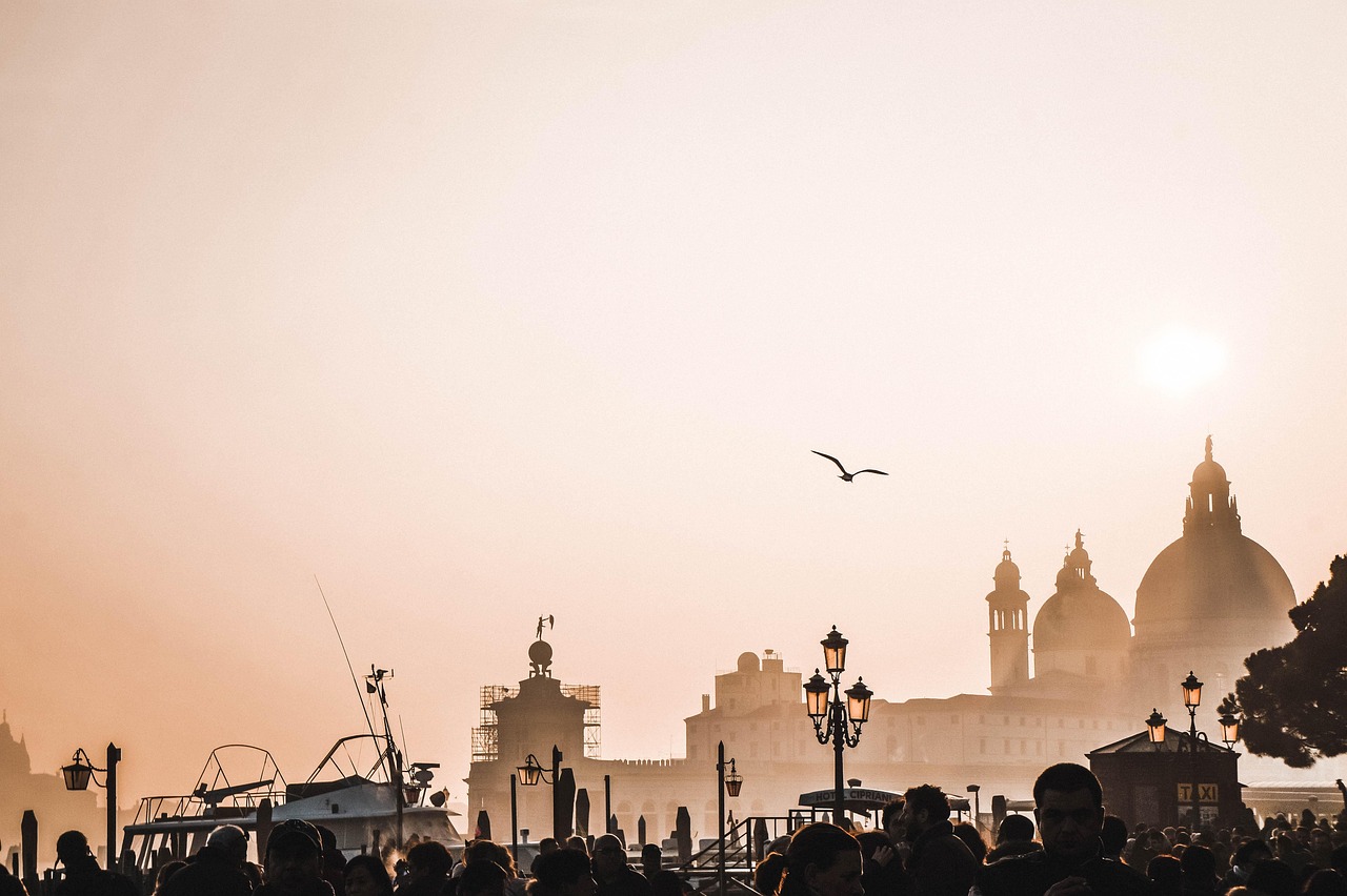 Séjour amoureux en Europe : les destinations incontournables pour une escapade romantique