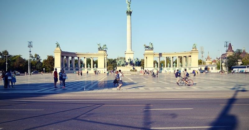 Bus touristique Prague : le guide ultime pour visiter la ville