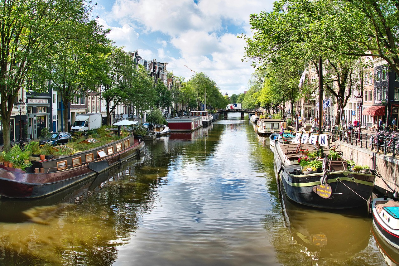 Quels hébergements insolites peut-on réserver à Rang-du-Fliers ? découvrez des hébergements uniques à rang-du-fliers, alliant confort et originalité pour un séjour inoubliable au cœur de la nature.